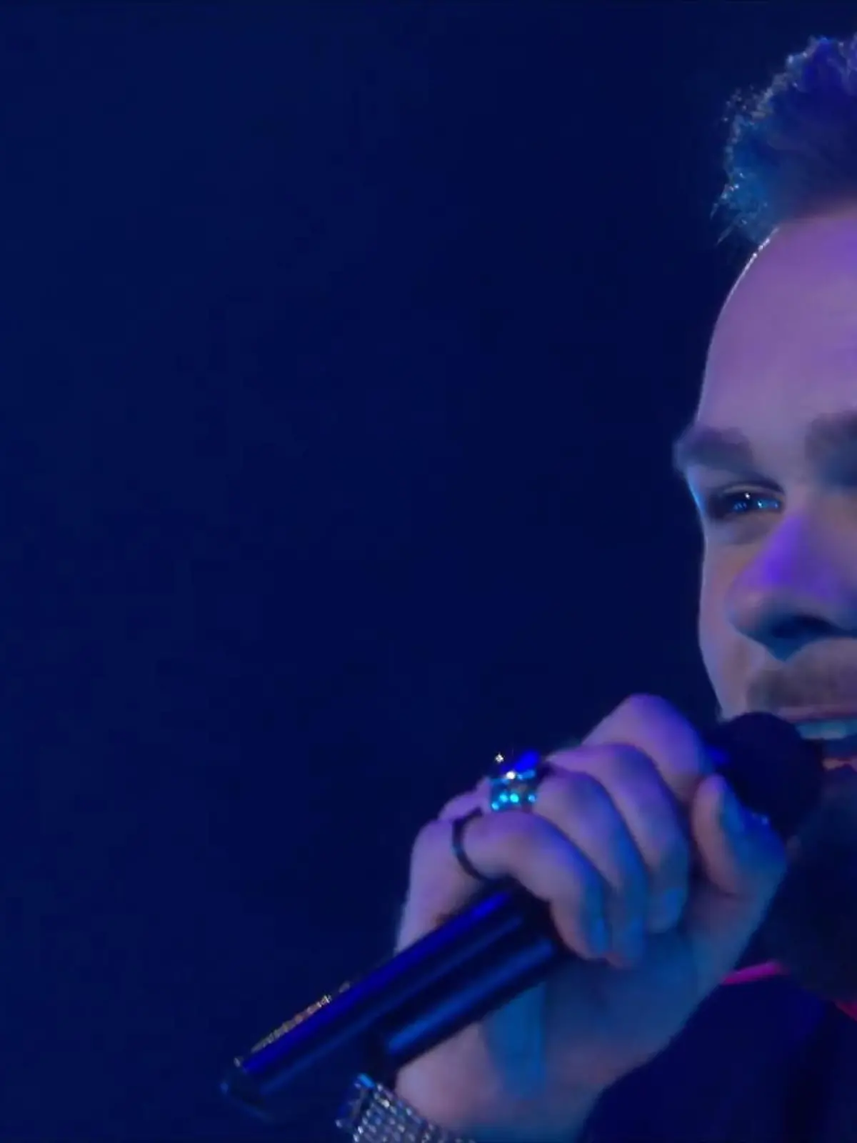 Bild zu: "Joshua Tappe singt "194 Länder""