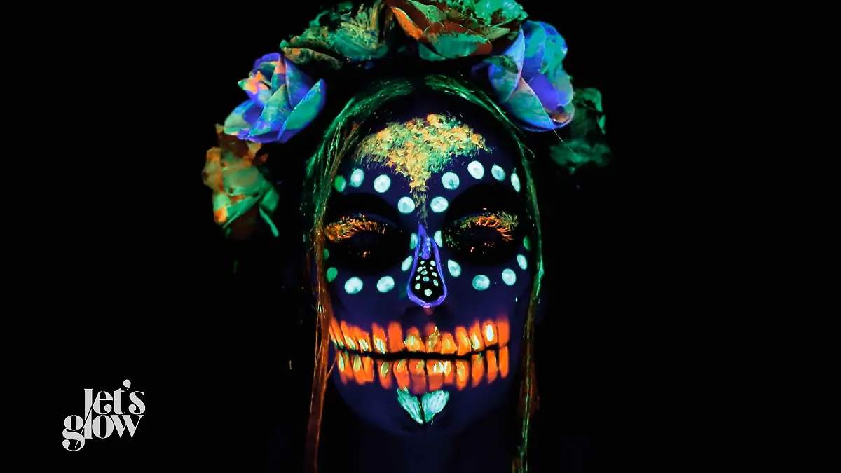 So verrückt sehen die Totenmasken im Black Light aus Punkteregen für die Talente