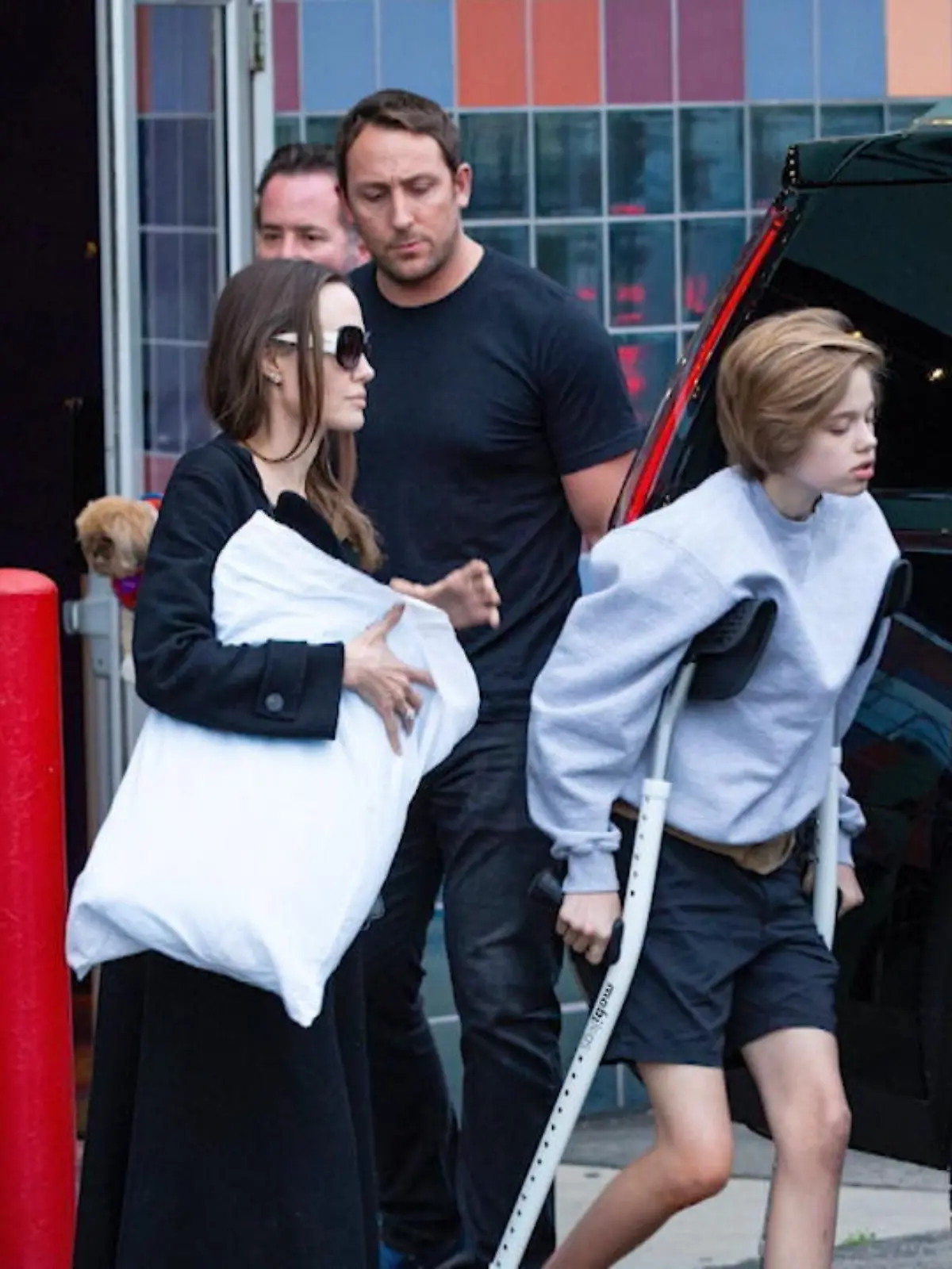 Bild zu: "Angelina Jolies Kinder wurden operiert"