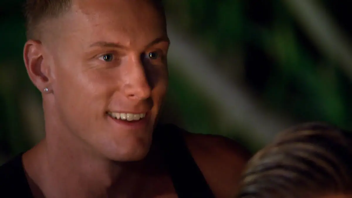 Calvin ist am 1. Lagerfeuer nicht zu schocken Temptation Island 2020