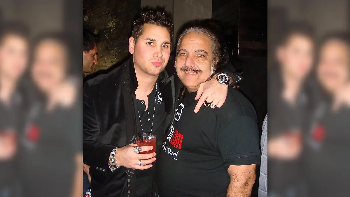 Produzent David Pearce (links) und der US-Amerikanischer Pornodarsteller  Ron Jeremy auf einer Party in Hollywood.