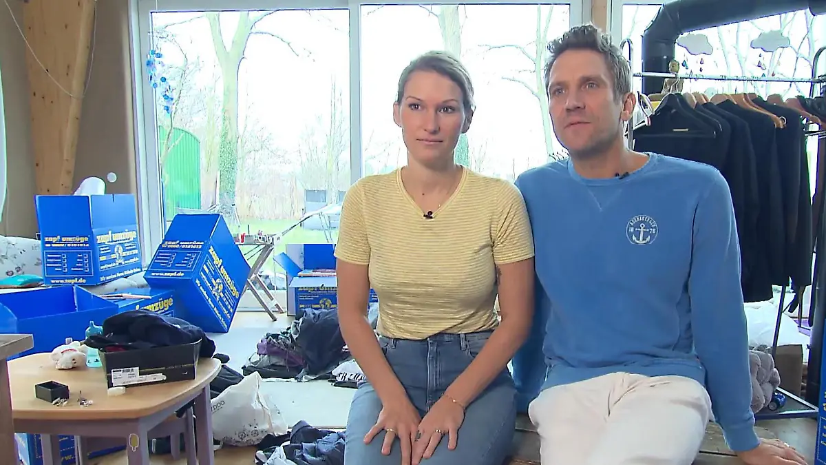 Janni und Peer geben ihr Haus auf für eine kleinere Wohnung Janni Hönscheid & Peer Kusmagk