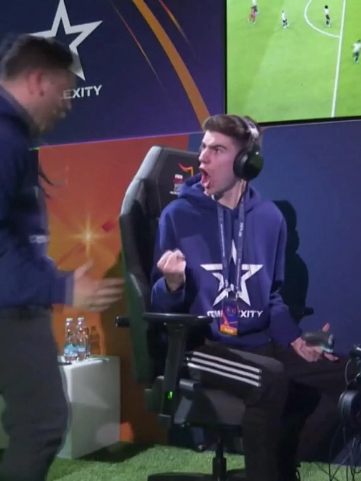 Bild zu: "Team-WM im Fifa zocken"