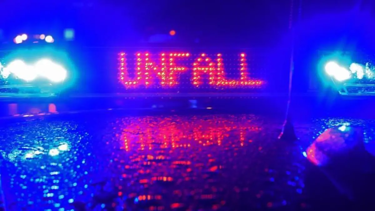 Polizei Blaulicht bei Unfallaufnahme