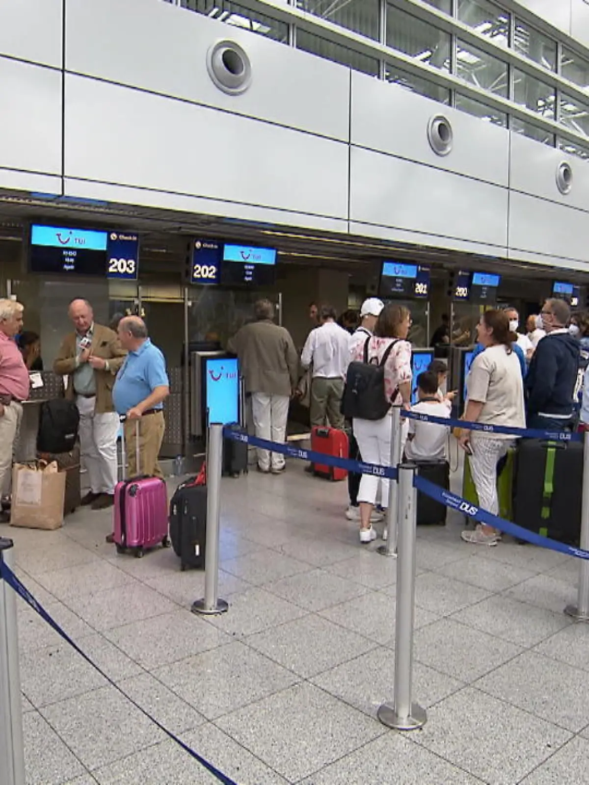Bild zu: "Arbeitslose sollen an Airports arbeite"