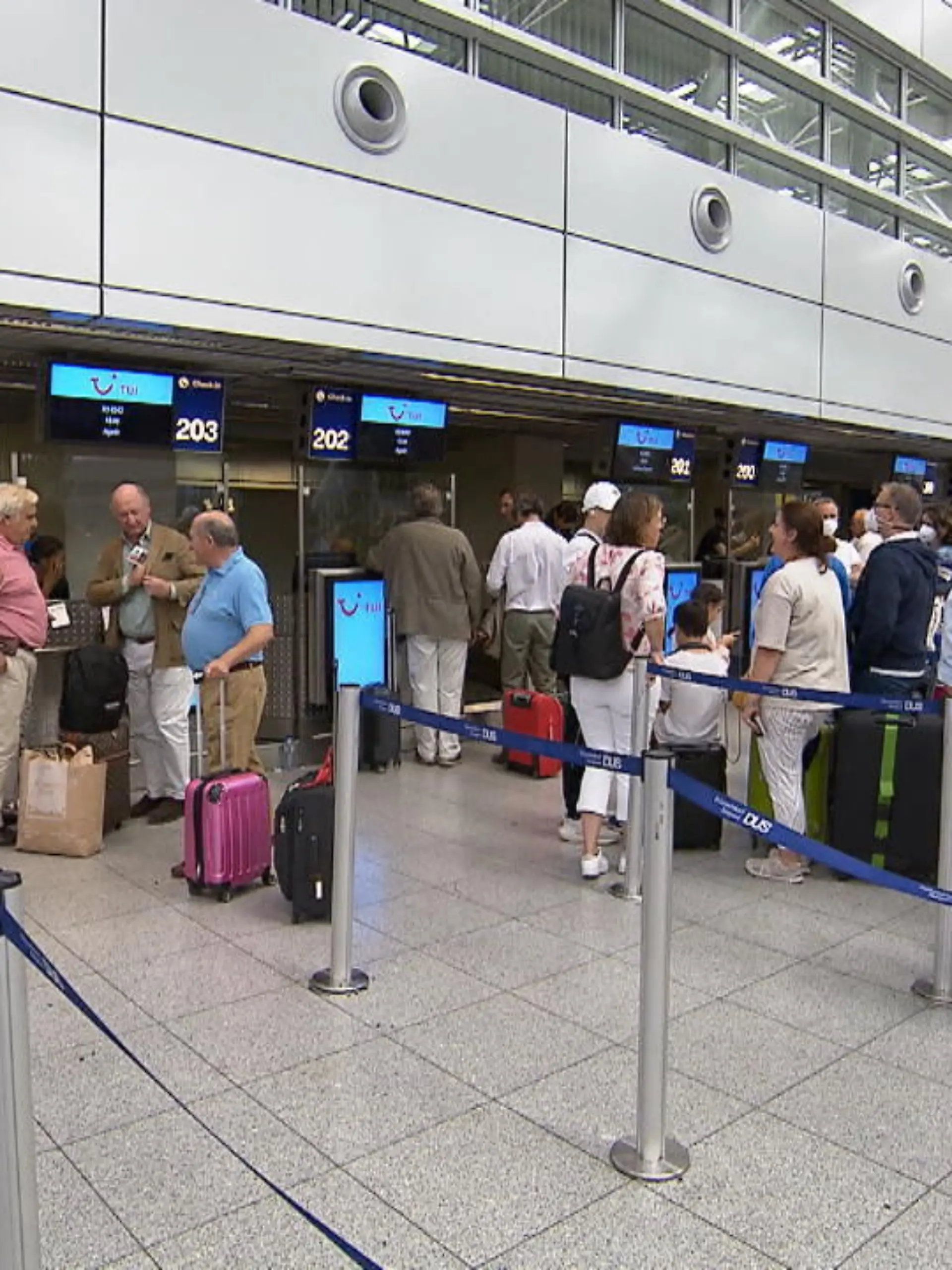 Bild zu: "Arbeitslose sollen an Airports arbeite"