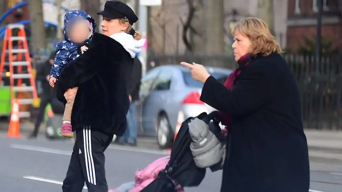 Drei Kruger-Damen spazieren durch New York Diane Kruger