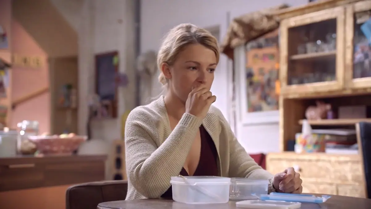 Lilly hat einen Bulimie-Rückfall GZSZ-Wochenvorschau Teil 1