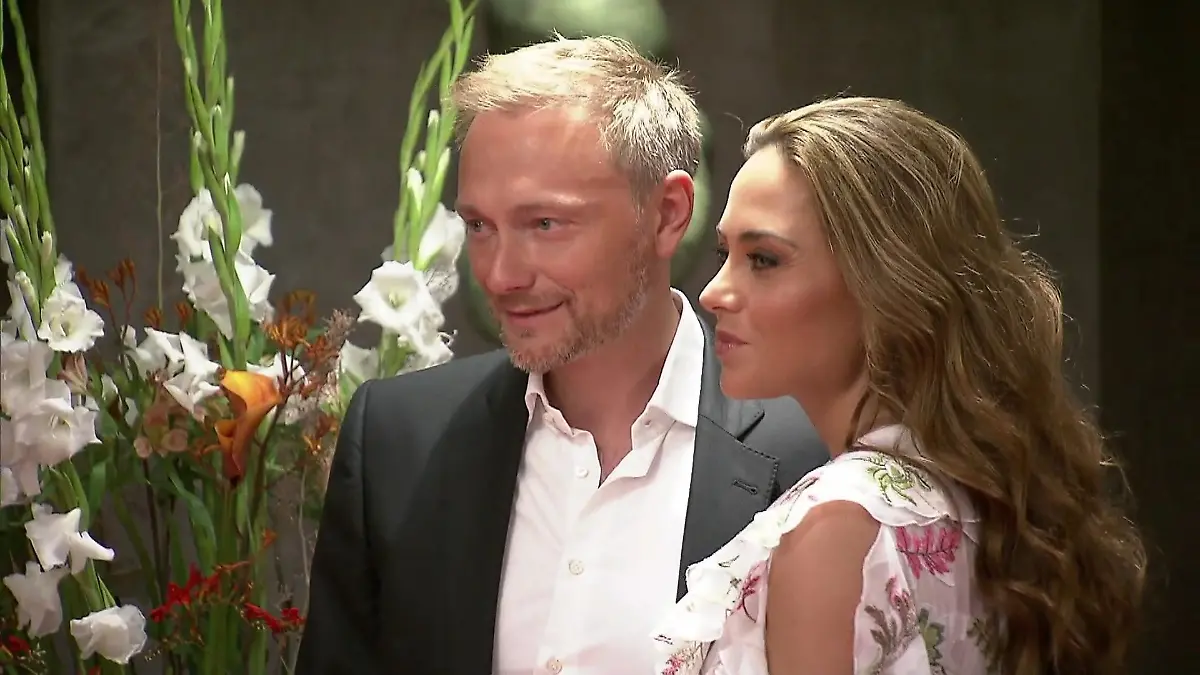 So sagen Christian Lindner & Franca Lehfeldt "JA" Der Hochzeitsfahrplan