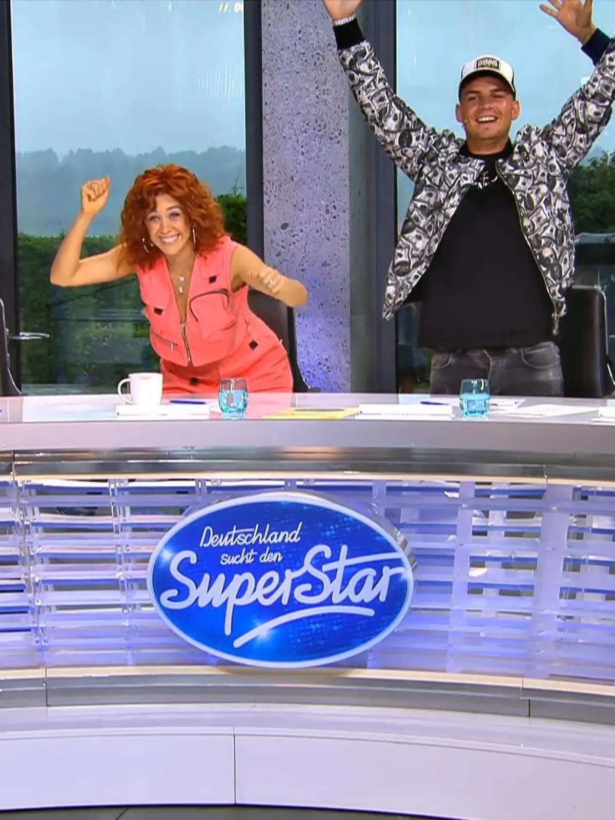 Bild zu: "Für Stefanie steht die DSDS Jury sogar auf!"