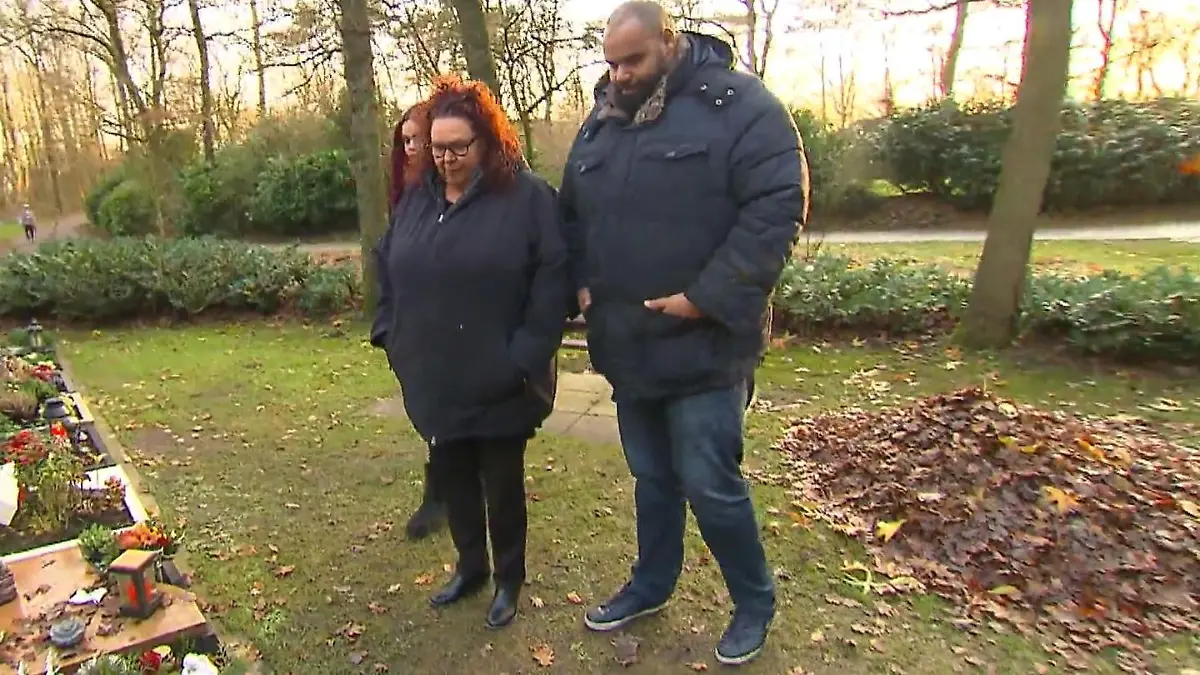 Alphonso Williams' Familie besucht sein Grab Schwerer Gang für Manuela & die Kinder