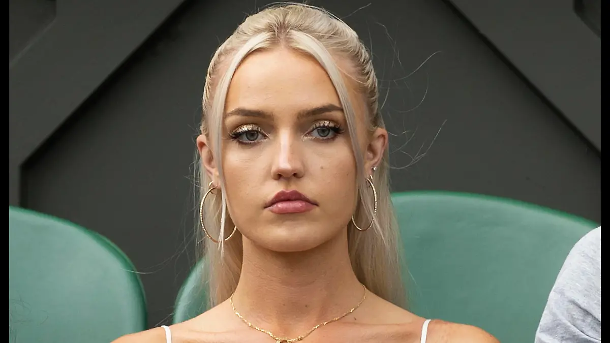 . 06/07/2022. London, United Kingdom. Morgan Riddle, girlfriend of Taylor Fritz , on day ten of the Wimbledon Tennis Championships in London. PUBLICATIONxINxGERxSUIxAUTxHUNxONLY xStephenxLockx/xi-Imagesx IIM-23585-0107