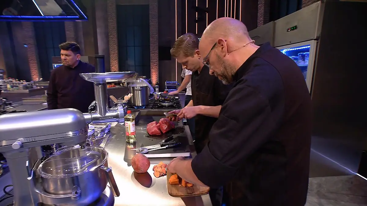 Die Teams erklären ihren Plan in Runde 3 Wer hat wohl die bessere Idee?