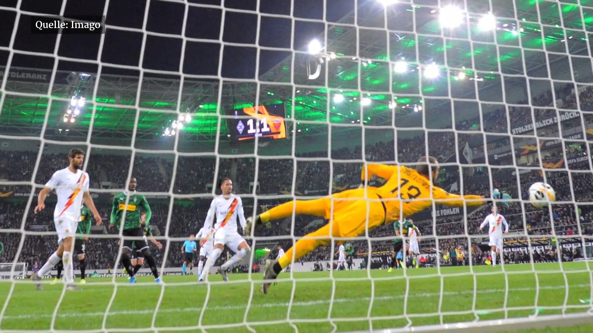 Gladbach freut sich über Last-Minute-Sieg 