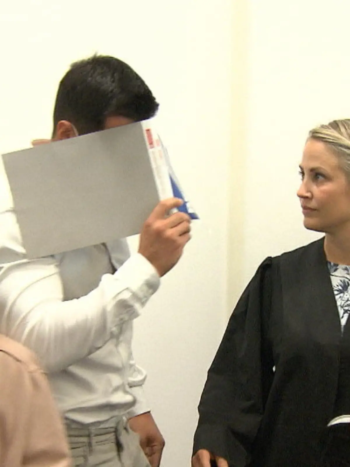 Bild zu: "Mutmaßlicher Juwelenräuber vor Gericht"