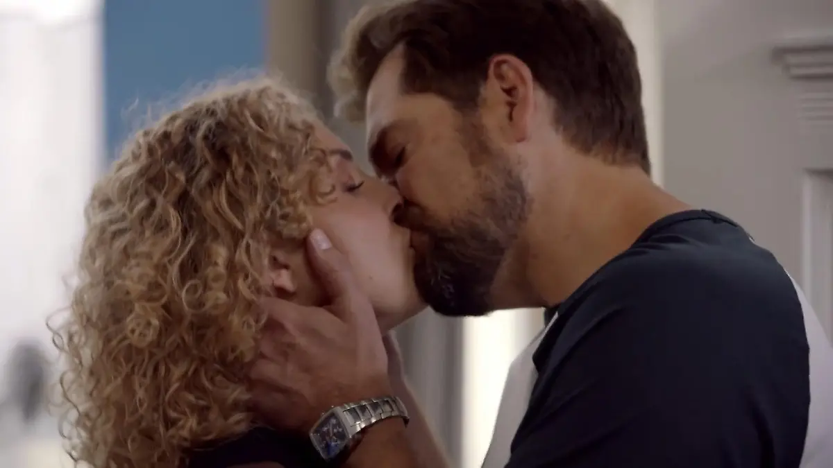 Leidenschaftlicher Kuss zwischen Nina und Leon? GZSZ-Wochenvorschau Teil 3