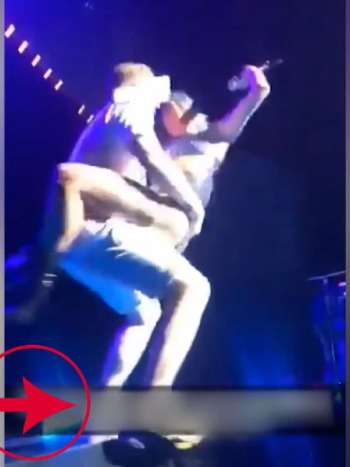 Bild zu: "Hier stürzt Lady Gaga von der Bühne"