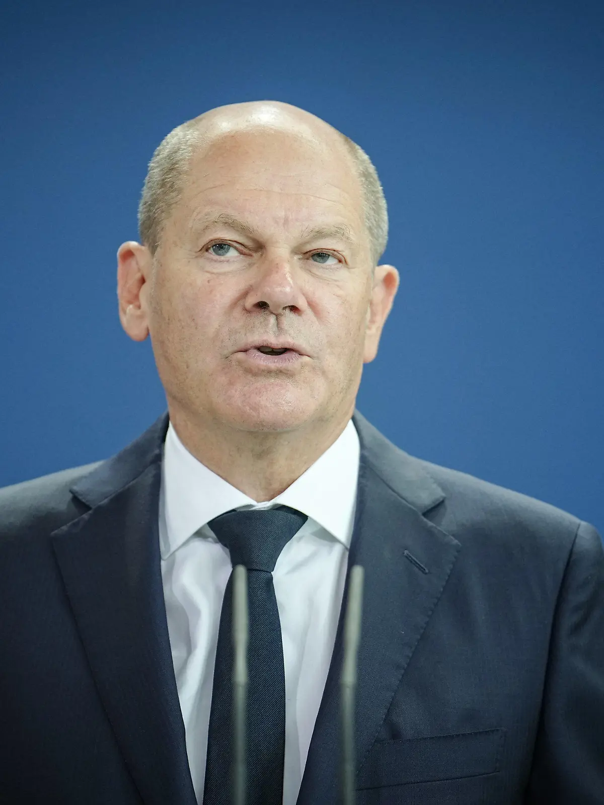 18.08.2022, Berlin: Bundeskanzler Olaf Scholz (SPD) gibt ein Pressestatement zur Gasumlage. Die Bundesregierung will für einen befristeten Zeitraum einen niedrigeren Mehrwertsteuersatz auf Erdgas verlangen. Die Steuer solle von bisher 19 auf 7 Prozent reduziert werden. Foto: Kay Nietfeld/dpa +++ dpa-Bildfunk +++