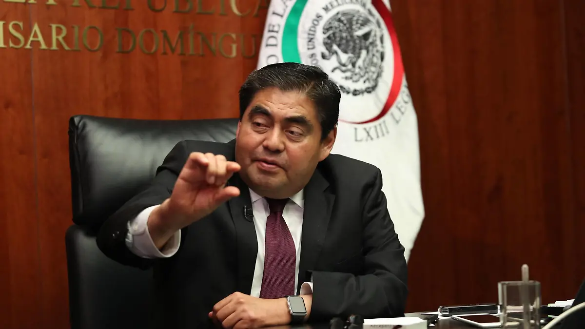 February 1, 2018 - EUM20180201POL39.JPG.CIUDAD DE MEXICO.- Interview/Entrevista-Miguel Barbosa.- Con el Frente, PRD va al basurero de la historia , senala en entrevista, Miguel Barbosa Huerta, senador y aspirante a la gubernatura de Puebla por Morena. Foto: Agencia EL UNIVERSAL/ /RCC. PUBLICATIONxINxGERxSUIxAUTxONLY - ZUMAu78_ 20180201_zaf_u78_096 Copyright: xValentexRosasx