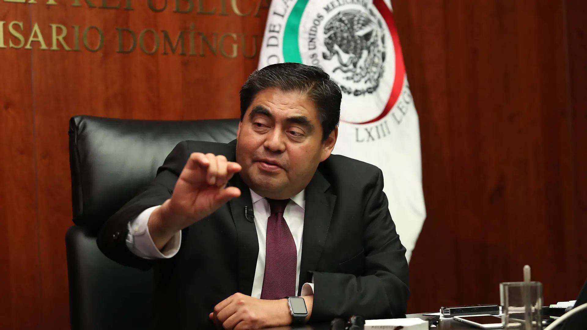 February 1, 2018 - EUM20180201POL39.JPG.CIUDAD DE MEXICO.- Interview/Entrevista-Miguel Barbosa.- Con el Frente, PRD va al basurero de la historia , senala en entrevista, Miguel Barbosa Huerta, senador y aspirante a la gubernatura de Puebla por Morena. Foto: Agencia EL UNIVERSAL/ /RCC. PUBLICATIONxINxGERxSUIxAUTxONLY - ZUMAu78_ 20180201_zaf_u78_096 Copyright: xValentexRosasx