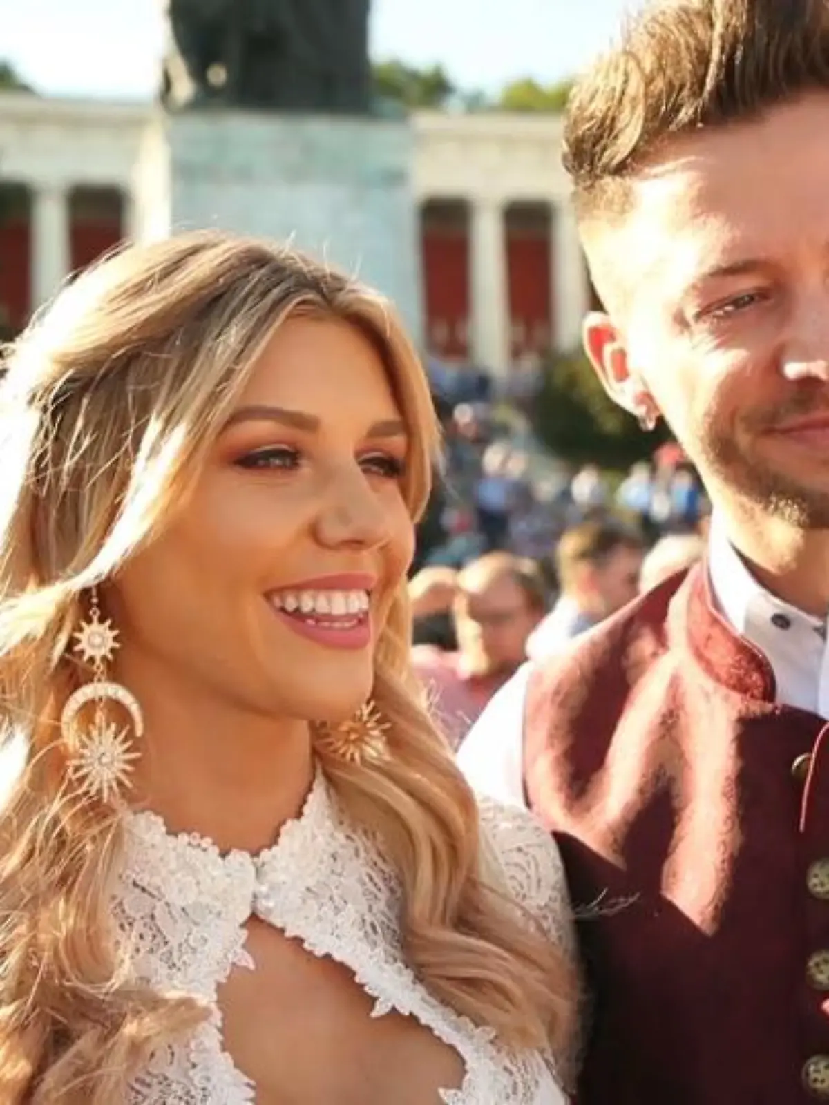 Bild zu: "Gerda und Keno beim Oktoberfest"