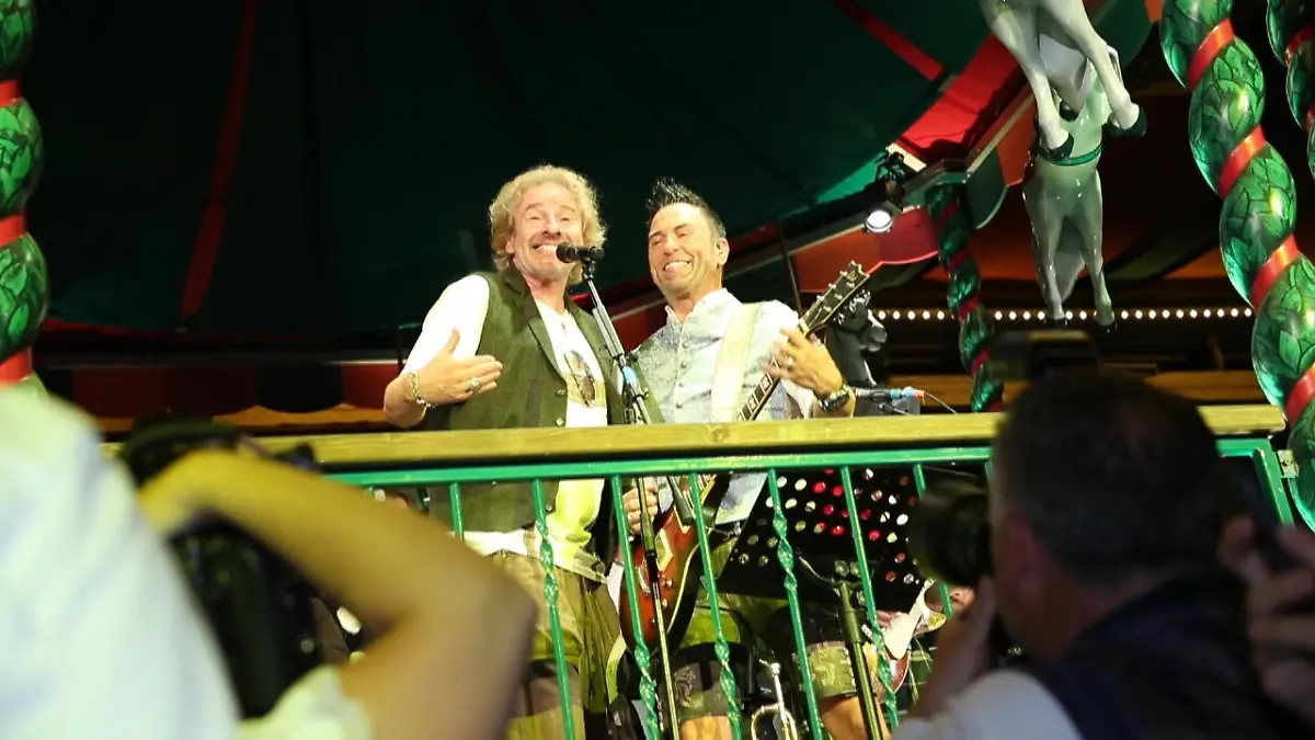 Hier singt Gottschalk seiner Karina ein Liebeslied Oktoberfest 2019