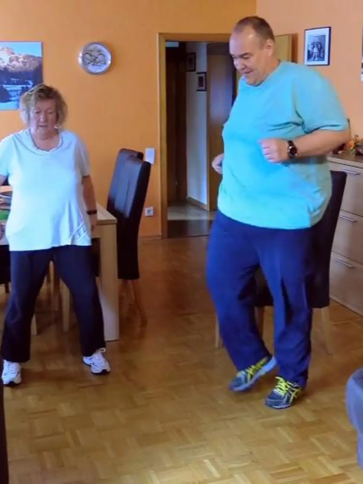 Bild zu: "Familie Oelsner trainiert im Wohnzimmer"