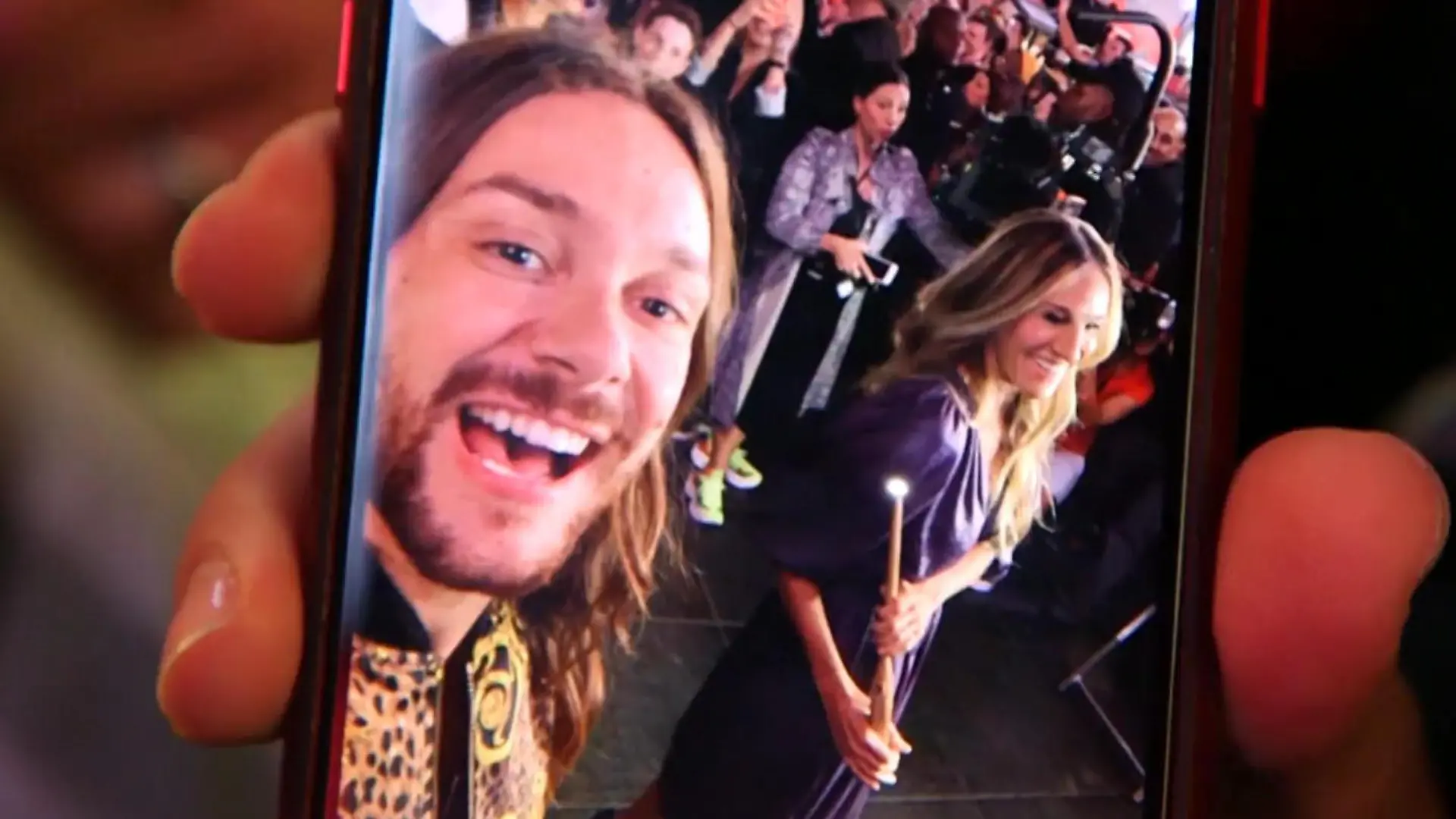 Hier wird Riccardo Simonetti zum Fanboy Weil er Sarah Jessica Parker trifft