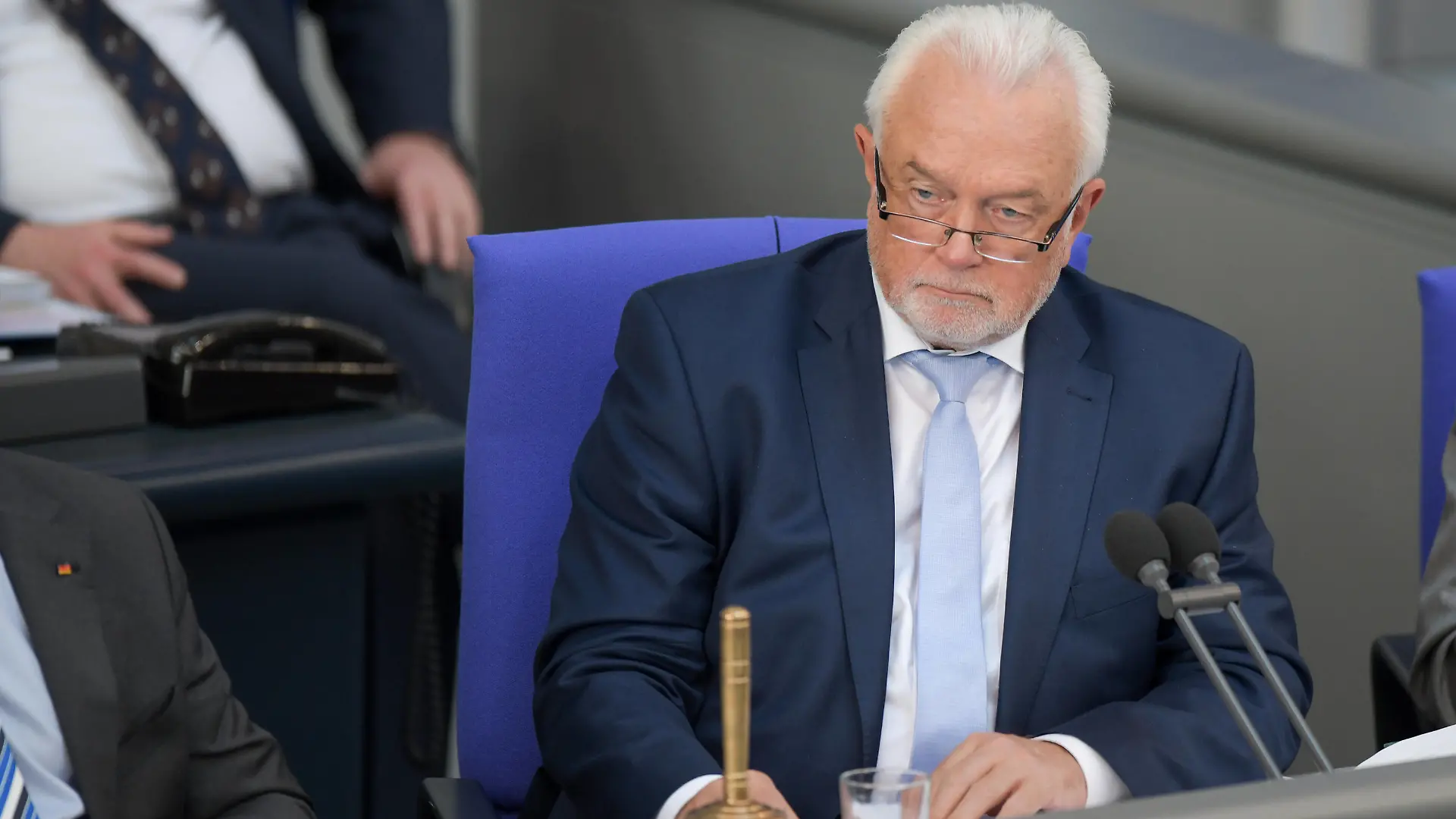 Berlin, Deutschland 1. Juni 2022: 43. Sitzung des Deutschen Bundestags - 2022 Im Bild: Wolfgang Kubicki, Bundestagsvizepräsident FDP Deutscher Bundestag Berlin *** Berlin, Germany 1 June 2022 43 Session of the German Bundestag 2022 Pictured Wolfgang Kubicki, Bundestag Vice President FDP German Bundestag Berlin Copyright: xFotostandx/xReuhlx