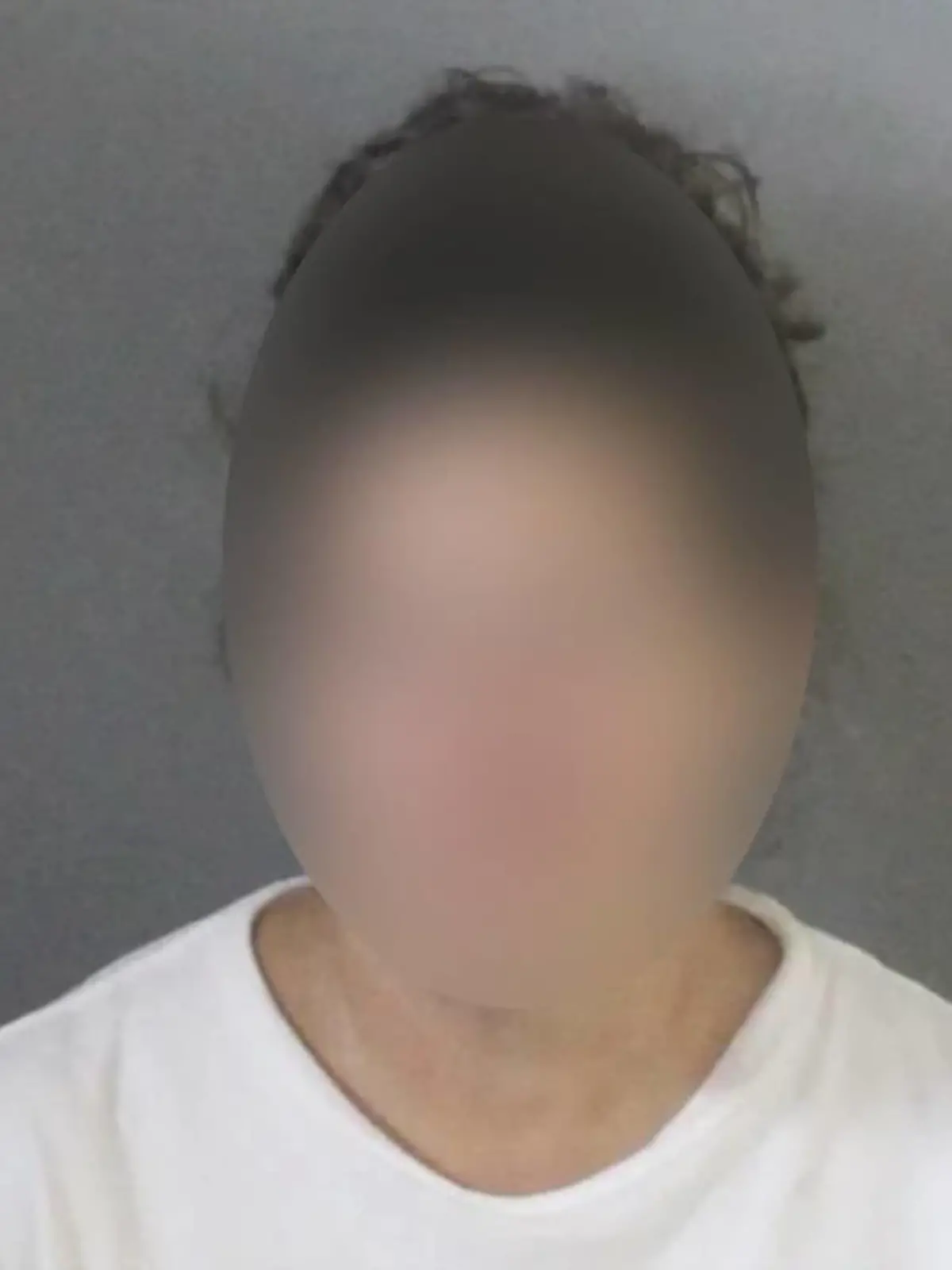 Rhonda J. wurde von der Polizei festgenommen.