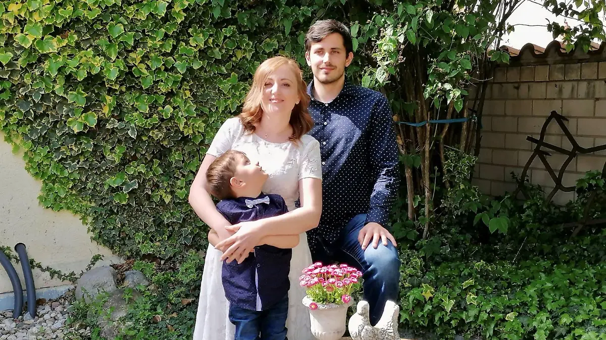 Daniel mit seiner Frau Natalia und Sohn Leo