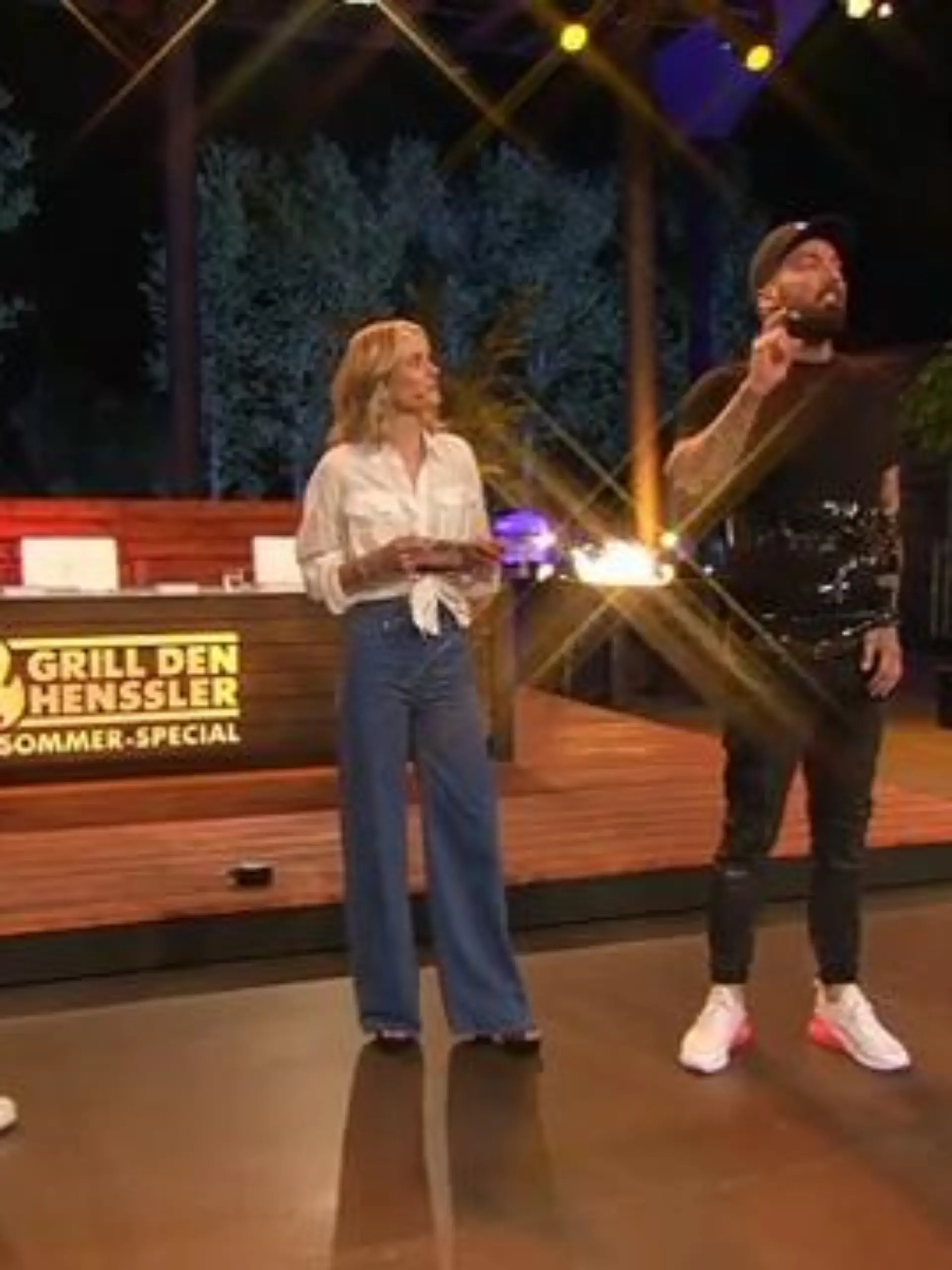 Bild zu: "Steffen Henssler schlägt Jan Leyk im Sommer-Special (nur) mit links."