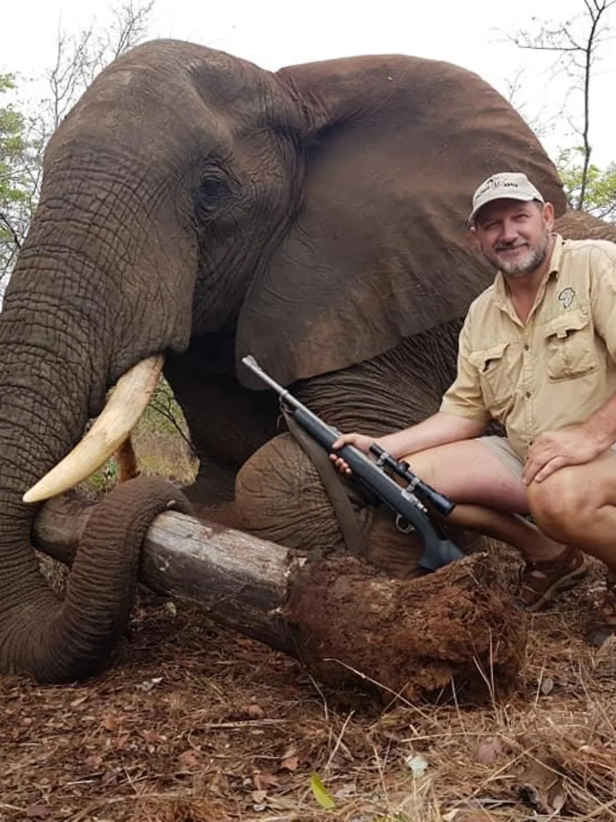 Riaan Naude postete immer wieder Bilder von sich mit toten Tieren in den sozialen Netzwerken.