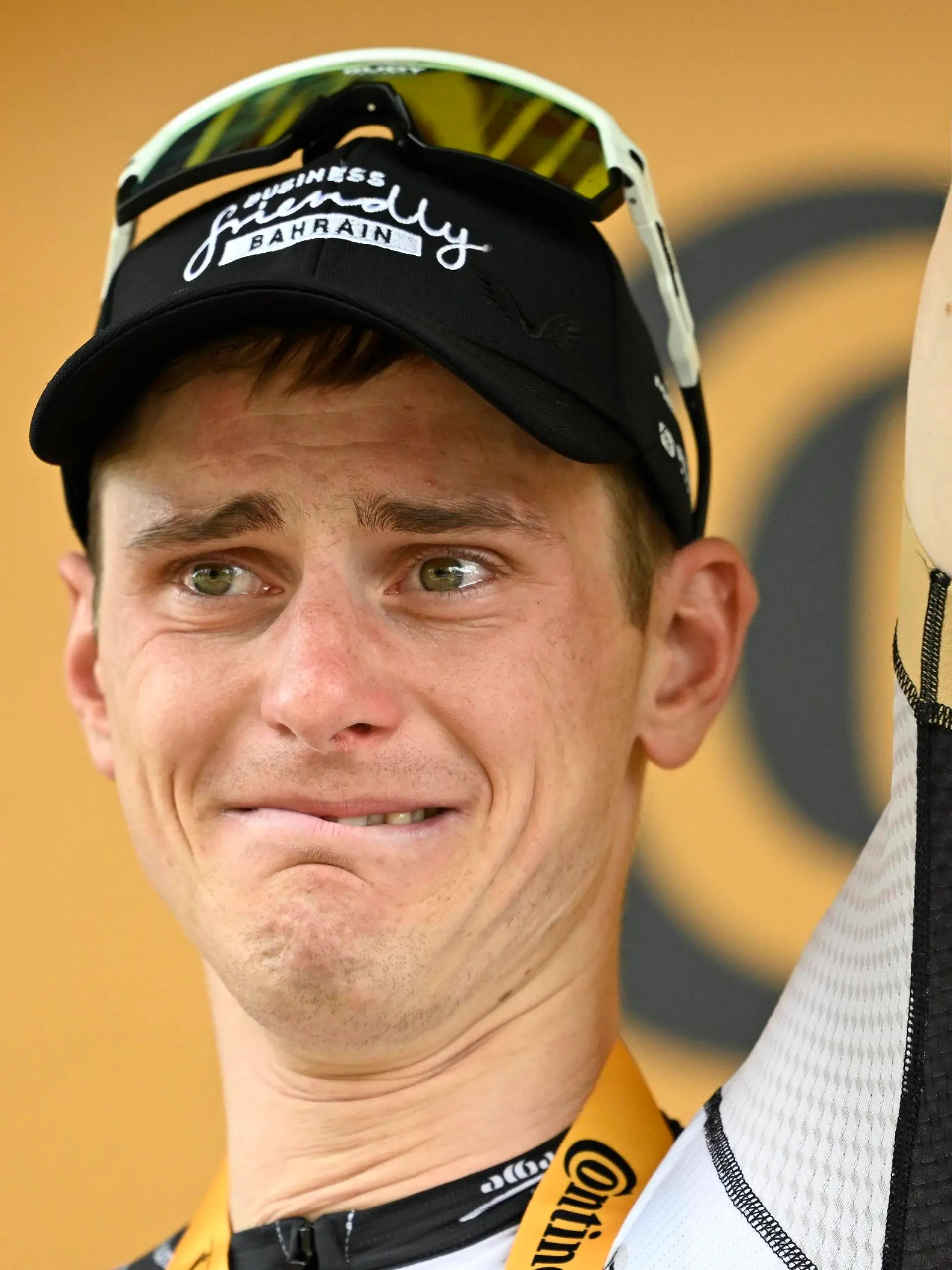 Tour de France 2023 - Stage 19 POLIGNY, FRANCE - JULY 21 : Mohoric Matej SVN of Bahrain - Victorious pictured during the podium ceremony of stage 19 of the 110th edition of the Tour de France 2023 cycling race, a stage of 173 kms with start in Moirans-en-Montagne and finish in Poligny on July 21, 2023 in Poligny, France, 21/07/2023  Motordriver Kenny Verfaillie - Poligny France PUBLICATIONxNOTxINxFRAxBEL Copyright: xVincentxKalutx