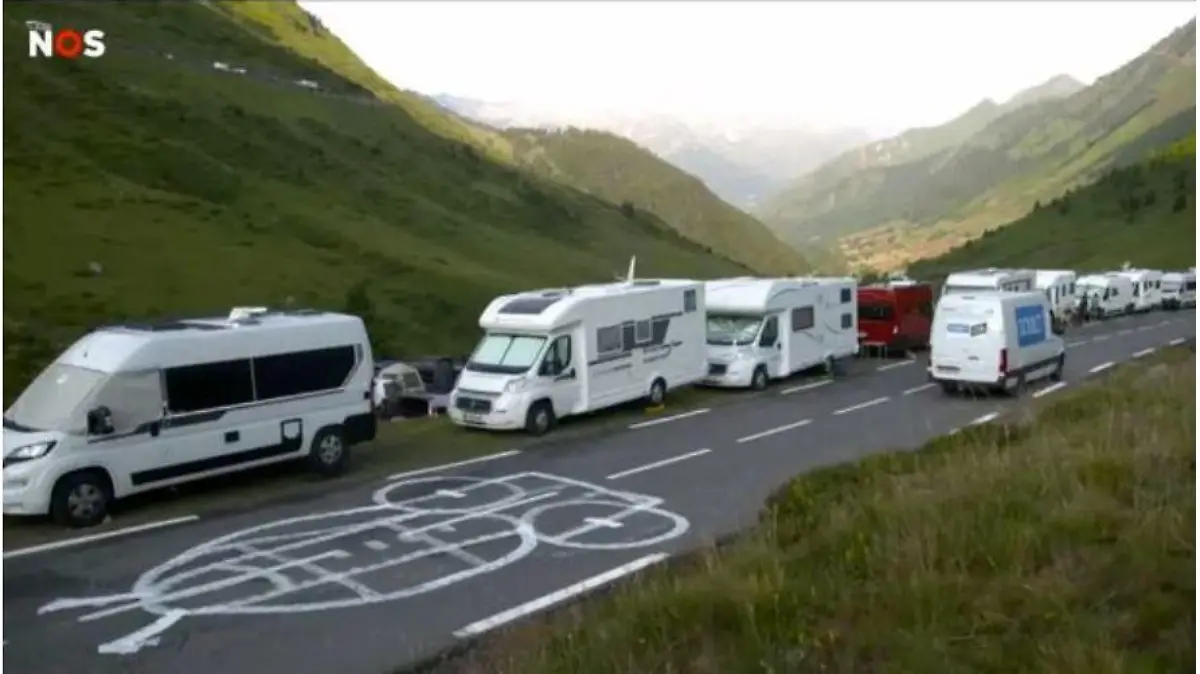 Arbeiter bei der Tour de France verwandeln Penis-Bilder in Schmetterlinge