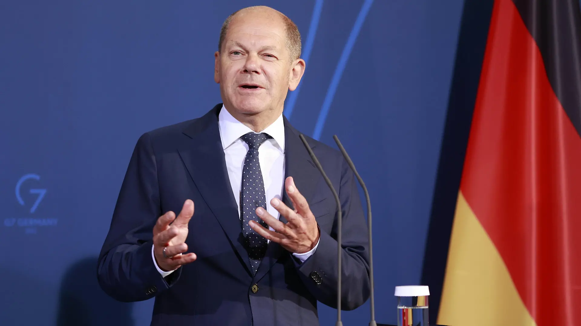Olaf Scholz, Bundeskanzler, Deutschland, Berlin, Presseunterrichtung des BK und des Ministerpräsidenten der Republik Slowakei, Eduard Heger, nach dem gemeinsamen Gespräch *** Olaf Scholz, Federal Chancellor, Germany, Berlin, Press briefing of the BK and the Prime Minister of the Republic of Slovakia, Eduard Heger, after the joint talks