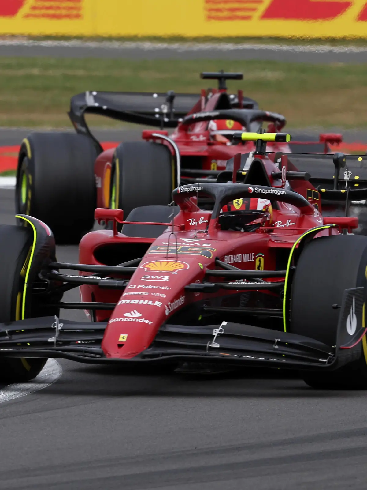  Formula 1 2022: British GP SILVERSTONE CIRCUIT, UNITED KINGDOM - JULY 03: Carlos Sainz, Ferrari F1-75, leads Charles Leclerc, Ferrari F1-75 during the British GP at Silverstone Circuit on Sunday July 03, 2022 in Northamptonshire, United Kingdom. Photo by Glenn Dunbar / LAT Images Images PUBLICATIONxINxGERxSUIxAUTxHUNxONLY GP2210_162053177A9250