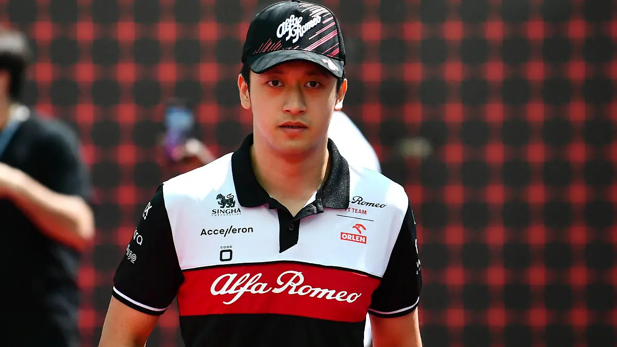  Formula 1 2022: Azerbaijan GP BAKU CITY CIRCUIT, AZERBAIJAN - JUNE 12: Zhou Guanyu, Alfa Romeo, arrvies into the paddock during the Azerbaijan GP at Baku City Circuit on Sunday June 12, 2022 in Baku, Azerbaijan. Photo by Simon Galloway / LAT Images Images PUBLICATIONxINxGERxSUIxAUTxHUNxONLY GP2208_064506SG2_9134