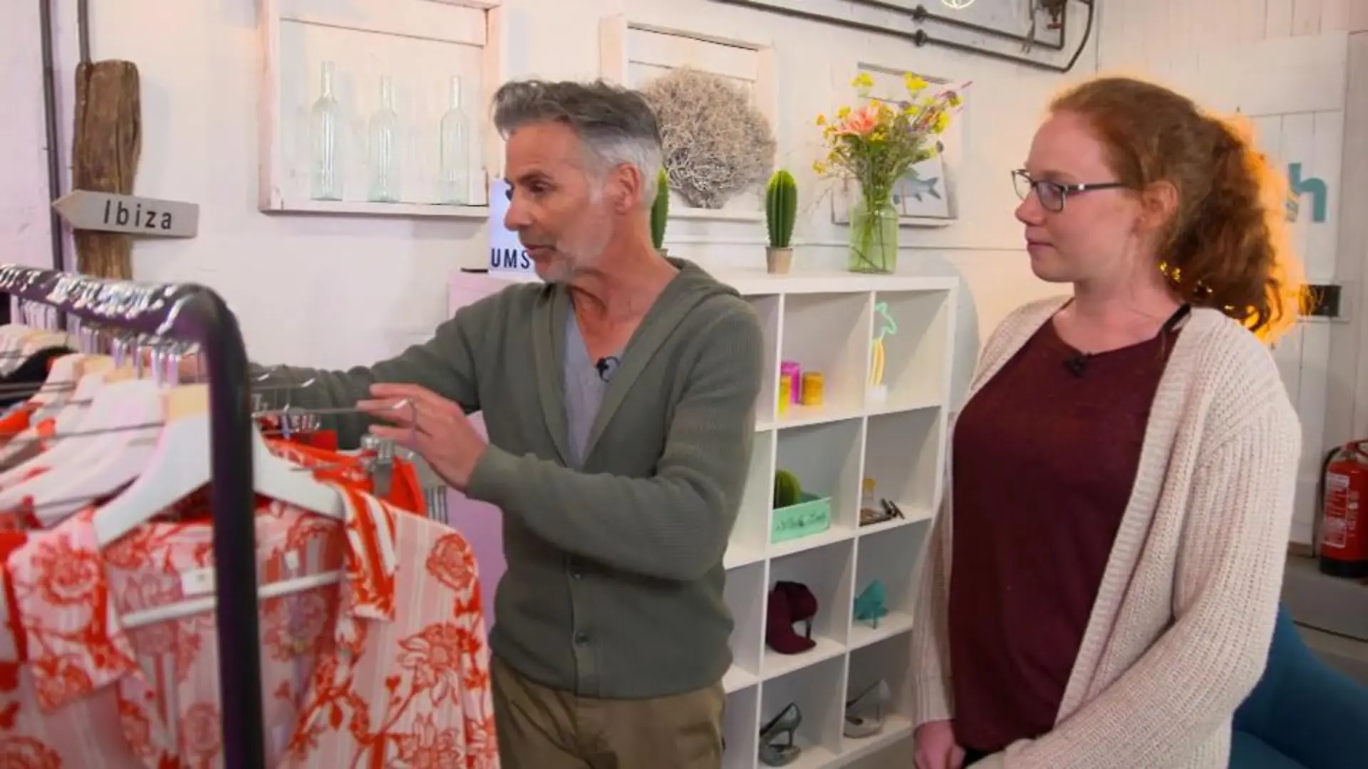 Isabel will mehr Farbe – die soll sie bekommen! Frédéric greift tief in seine Garderobe