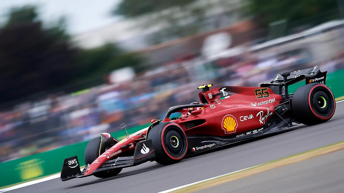 F1 Grand Prix of Great Britain - Qualifying Carlos Sainz of Spain driving the 55 Scuderia Ferrari F1-75 during qualifying ahead of the F1 Grand Prix of Great Britain at Silverstone on July 2, 2022 in Northampton, United Kingdom. Northampton England PUBLICATIONxNOTxINxFRA Copyright: xJosexBretonx originalFilename:breton-f1grandp220702_npvS2.jpg