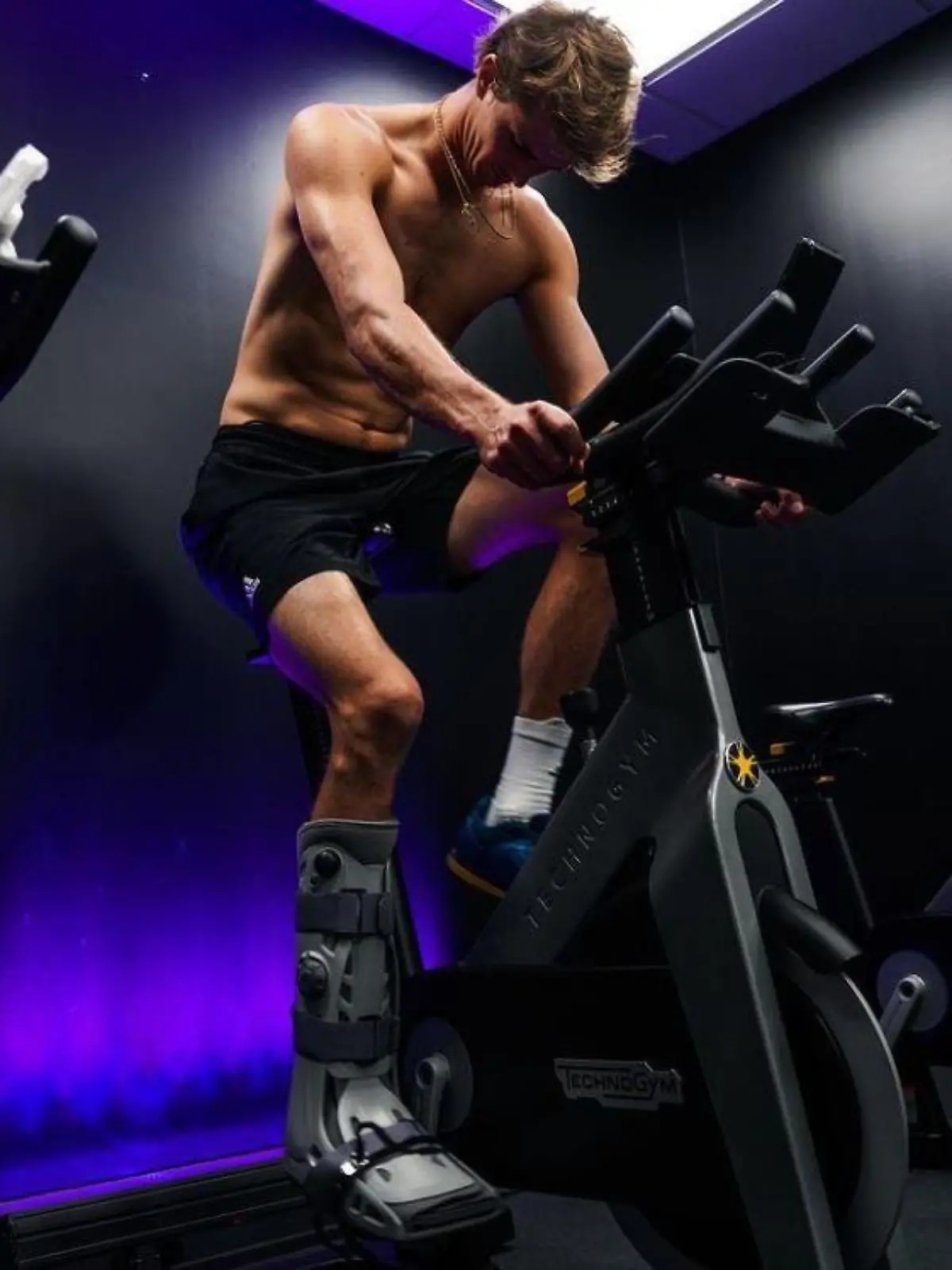 Alexander Zverev auf dem Spinning Bike
