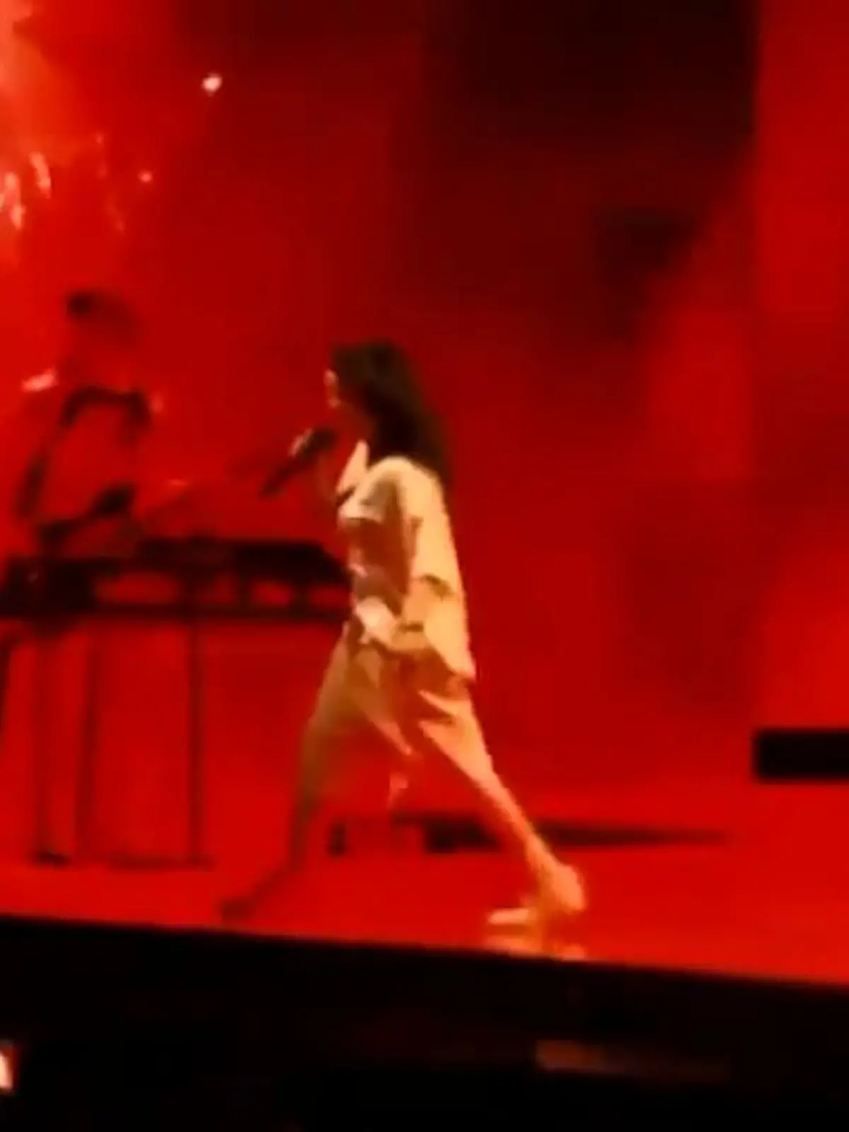 Bild zu: "Billie Eilish: Texthänger beim Coachella-Auftritt"