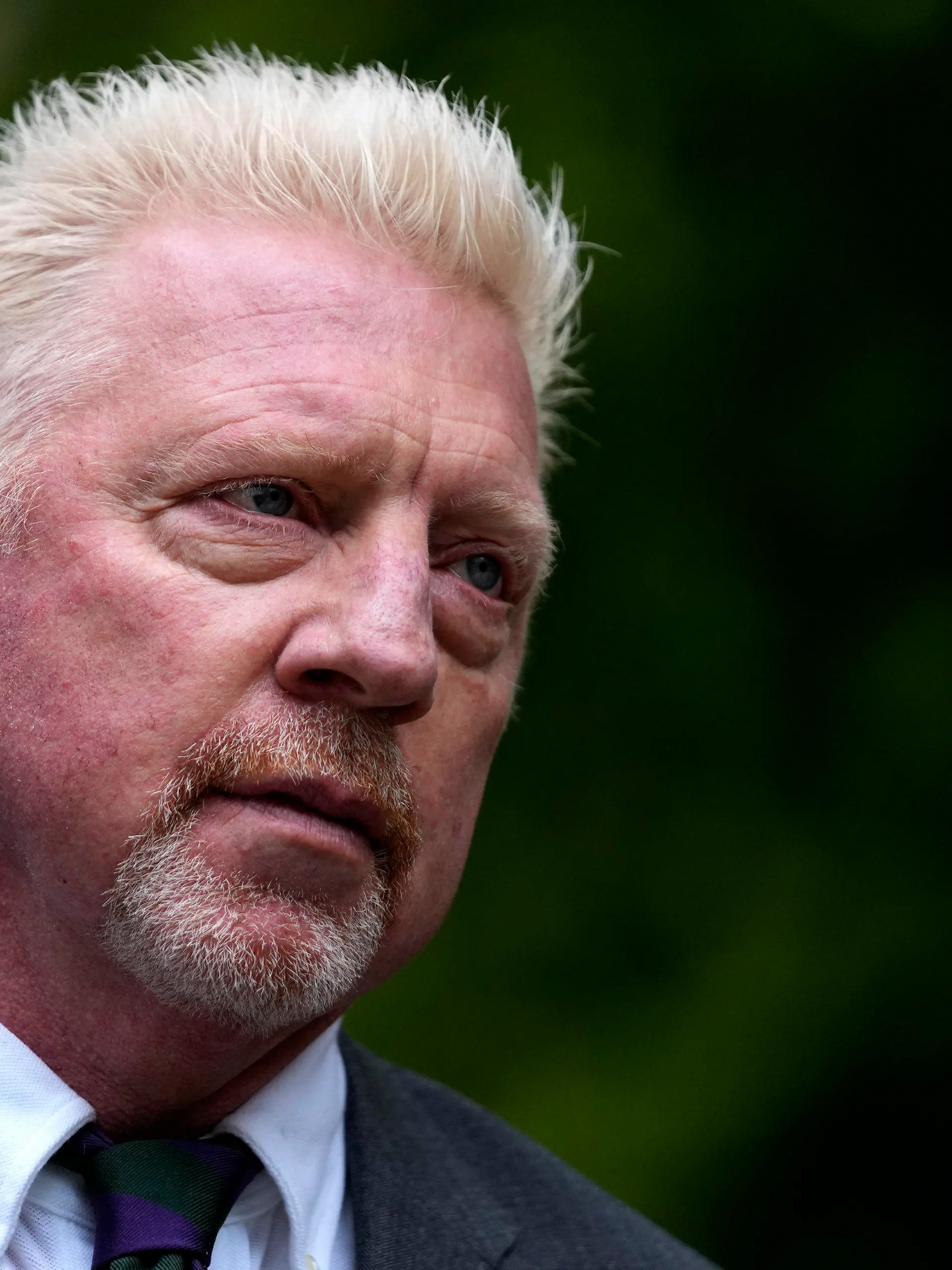 ARCHIV - 29.04.2022, Großbritannien, London: Boris Becker, ehemaliger Tennis-Profi aus Deutschland, kommt zum Southwark Crown Court. Becker ist wegen seiner Insolvenzstraftaten zu zweieinhalb Jahren Haft verurteilt worden.     (zu dpa "BBC: Noch keine Entscheidung über Zukunft von Becker als Experte") Foto: Frank Augstein/AP/dpa +++ dpa-Bildfunk +++