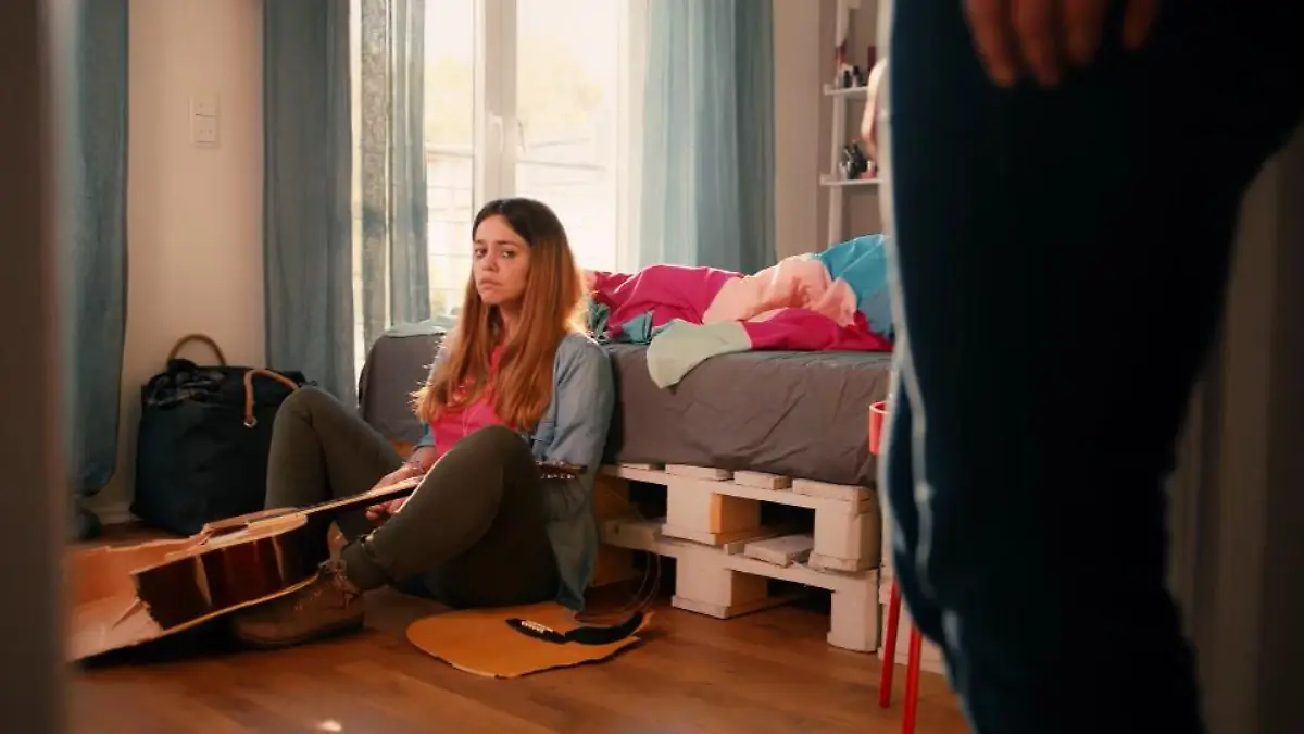 Nathalie hat Liebeskummer Chris mit einer Anderen erwischt