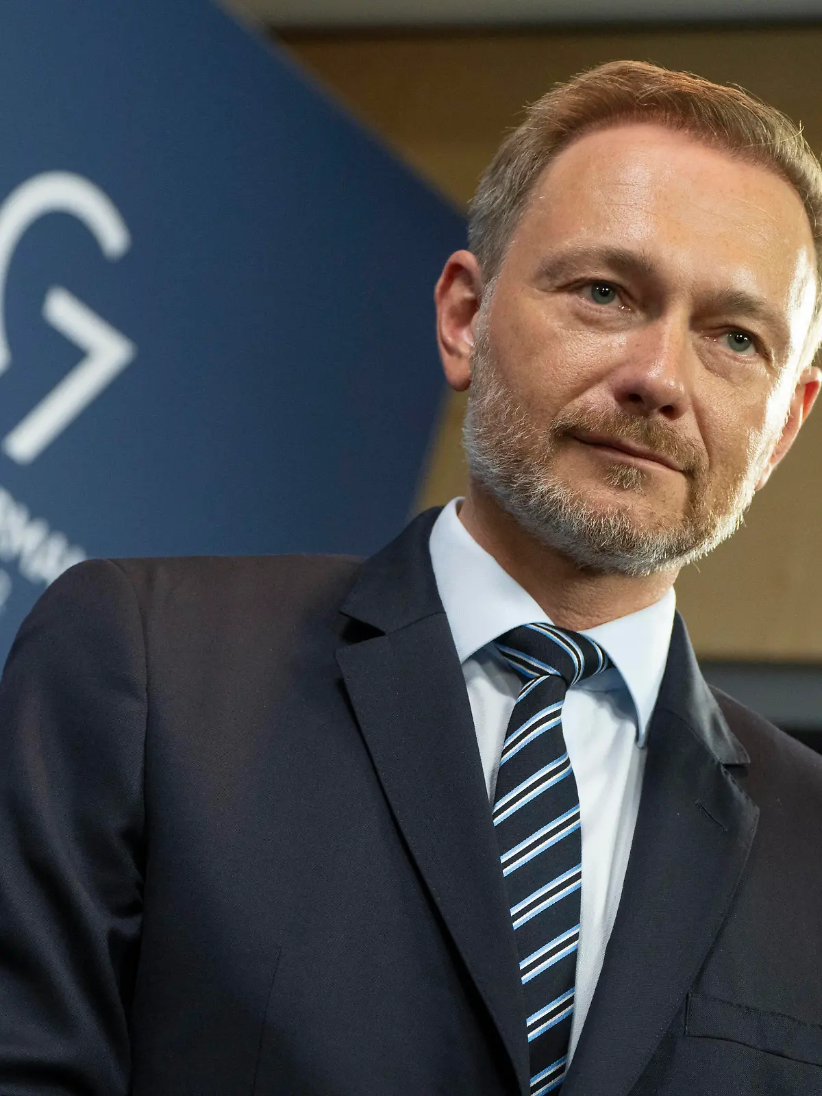  Pressekonferenz Eckpunkte für ein Gesetz zur Modernisierung des Kapitalmarktes - Christian Lindner, BundesfinanzministerPressekonferenz Eckpunkte für ein Gesetz zur Modernisierung des Kapitalmarktes - Christian Lindner, Bundesfinanzminister, Berlin Berlin Deutschland Bundesfinanzministerium *** Press conference Key points for a law to modernize the capital market Christian Lindner, Federal Minister of Finance Press conference Key points for a law to modernize the capital market Christian Lindner, Federal Minister of Finance, Berlin Berlin Germany Federal Ministry of Finance