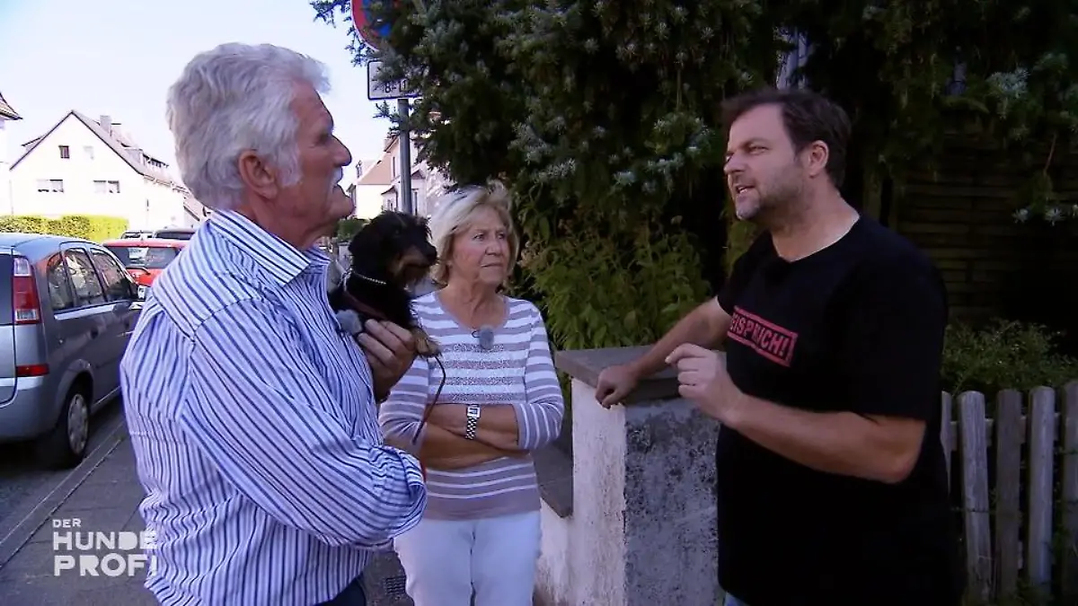 Werner und Erika müssen jetzt ignorieren lernen Max bellt für Aufmerksamkeit