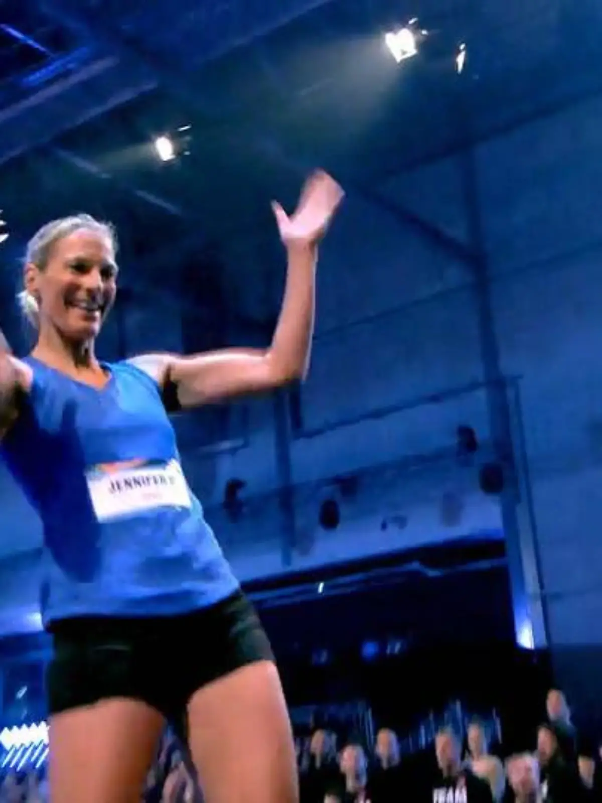 Bild zu: "Jennifer Oeser hat Spaß im Duellparcours"