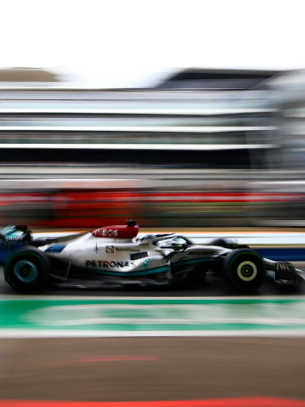 Formula 1 2022: British GP SILVERSTONE CIRCUIT, UNITED KINGDOM - JULY 01: George Russell, Mercedes W13 during the British GP at Silverstone Circuit on Friday July 01, 2022 in Northamptonshire, United Kingdom. Photo by Andy Hone / LAT Images Images PUBLICATIONxINxGERxSUIxAUTxHUNxONLY GP2210_070213_ONZ9379 