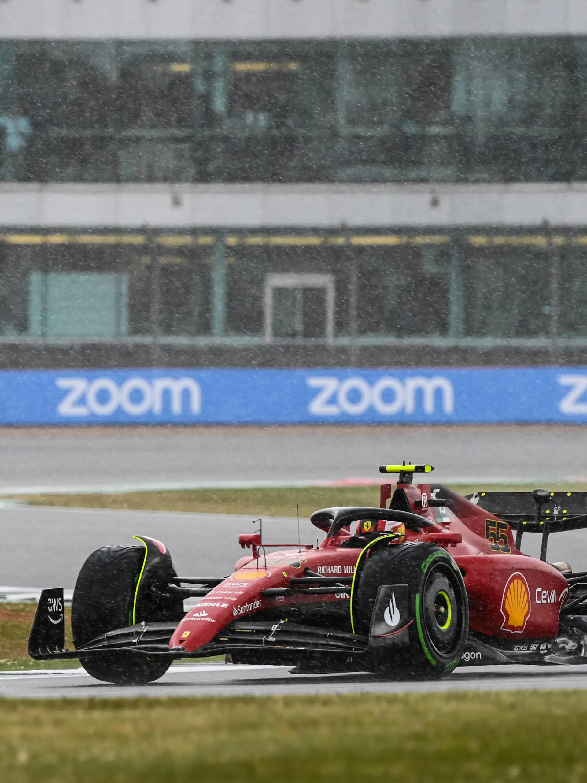  Formula 1 2022: British GP SILVERSTONE CIRCUIT, UNITED KINGDOM - JULY 01: Carlos Sainz, Ferrari F1-75 during the British GP at Silverstone Circuit on Friday July 01, 2022 in Northamptonshire, United Kingdom. Photo by Mark Sutton / Sutton Images Images PUBLICATIONxINxGERxSUIxAUTxHUNxONLY GP2210_130006MS1_6393