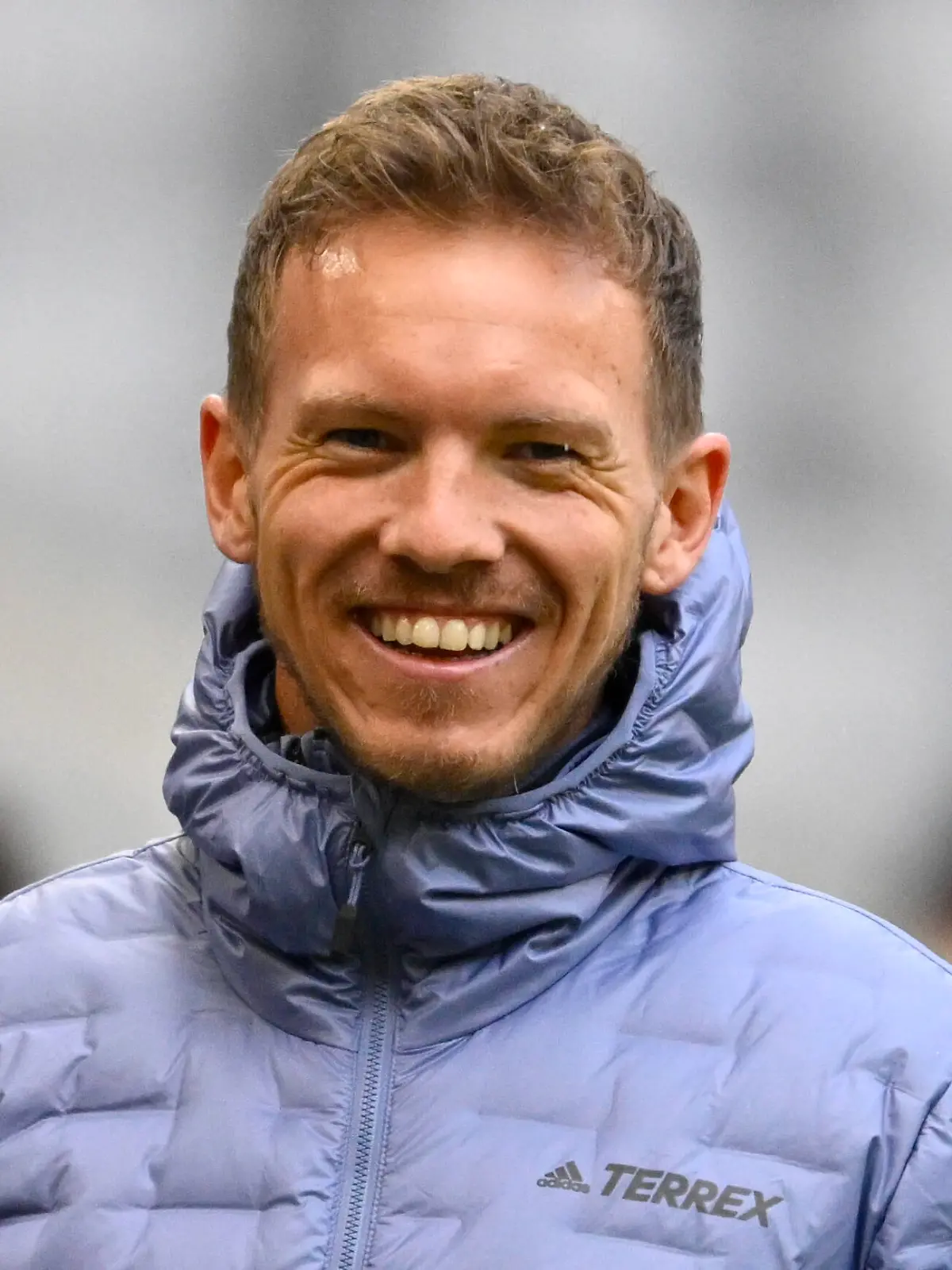  vor Spielbeginn: Trainer Coach Julian Nagelsmann FC Bayern Muenchen FCB FC Bayern Muenchen vs FC Augsburg FCA 09.04.2022 DFL REGULATIONS PROHIBIT ANY USE OF PHOTOGRAPHS AS IMAGE SEQUENCES AND/OR QUASI-VIDEO FC Bayern Muenchen vs FC Augsburg FCA *** before start of match coach coach Julian Nagelsmann FC Bayern Muenchen FCB FC Bayern Muenchen vs FC Augsburg FCA 09 04 2022 DFL REGULATES PROHIBIT ANY USE OF PHOTOGRAPHS AS IMAGE SEQUENCES AND OR QUASI VIDEO FC Bayern Muenchen vs FC Augsburg FCA